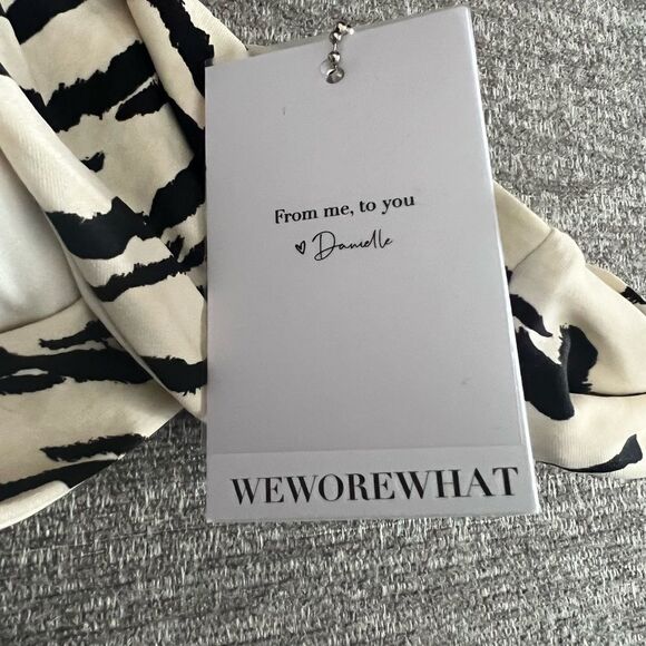 NWT Revolve WeWoreWhat Asymmetrical Crossover Swim Top Size L - Picture 6 of 6